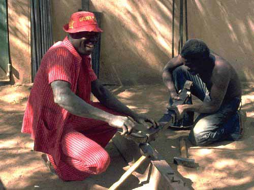 Federnschmied in Niamey