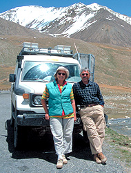 Reinhart & Gerti Mazur sur le col de Khunjerab (4730 m)
