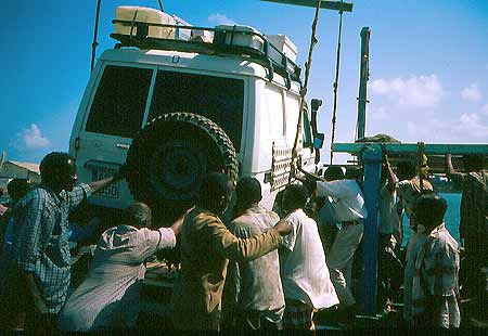 Autoverladung in Djibouti, no.2