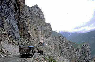 südlich Khaburabod Pass