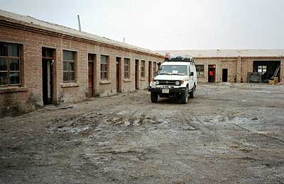 Strassenbaucamp in der Qaidam-Wüste, Qinghai, China