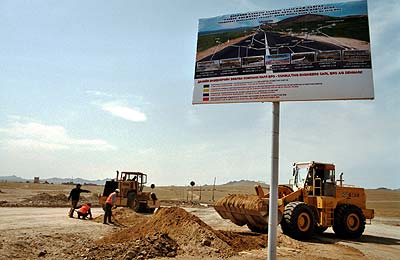 Neubau der Teerstrasse Arvaykheer - Altay, Zentralmongolei